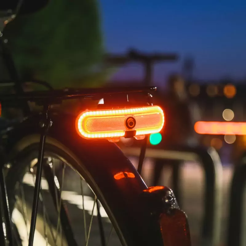 Eclairage clignotant pour casque Oxiturn starter lumière vélo + clignotants
