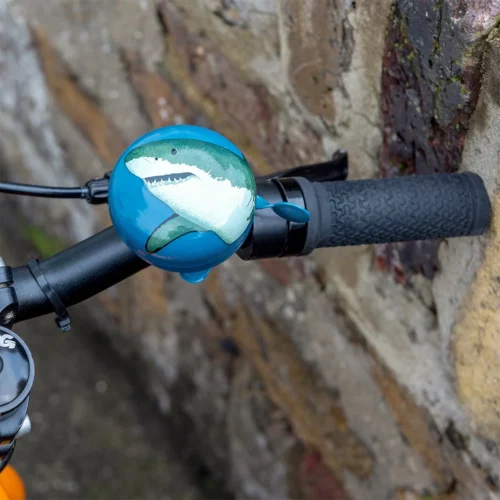 Sonnette de vélo – Requins — en situation